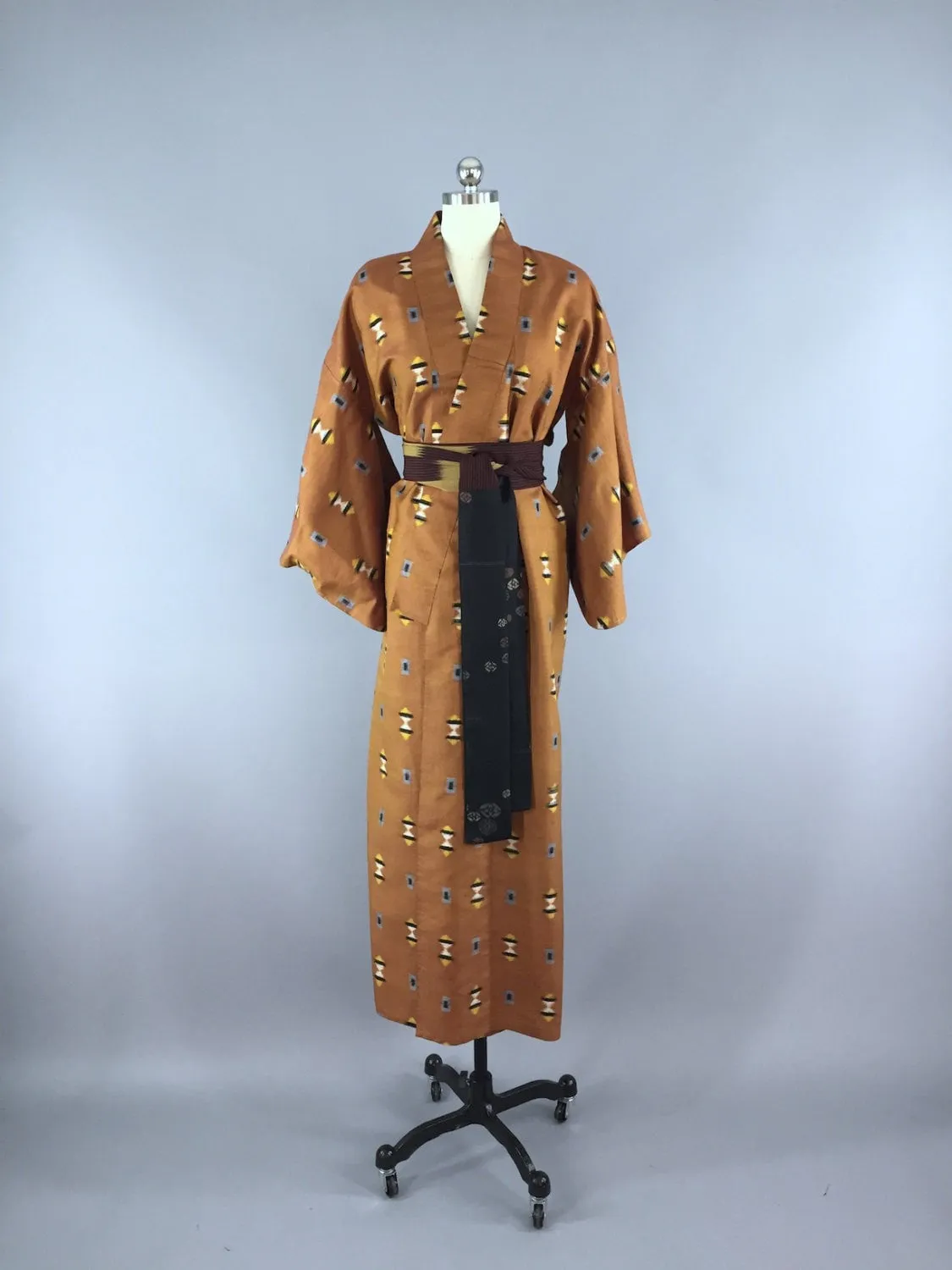 1940s Vintage Silk Kimono Robe, Brown Meisen Ikat Bows