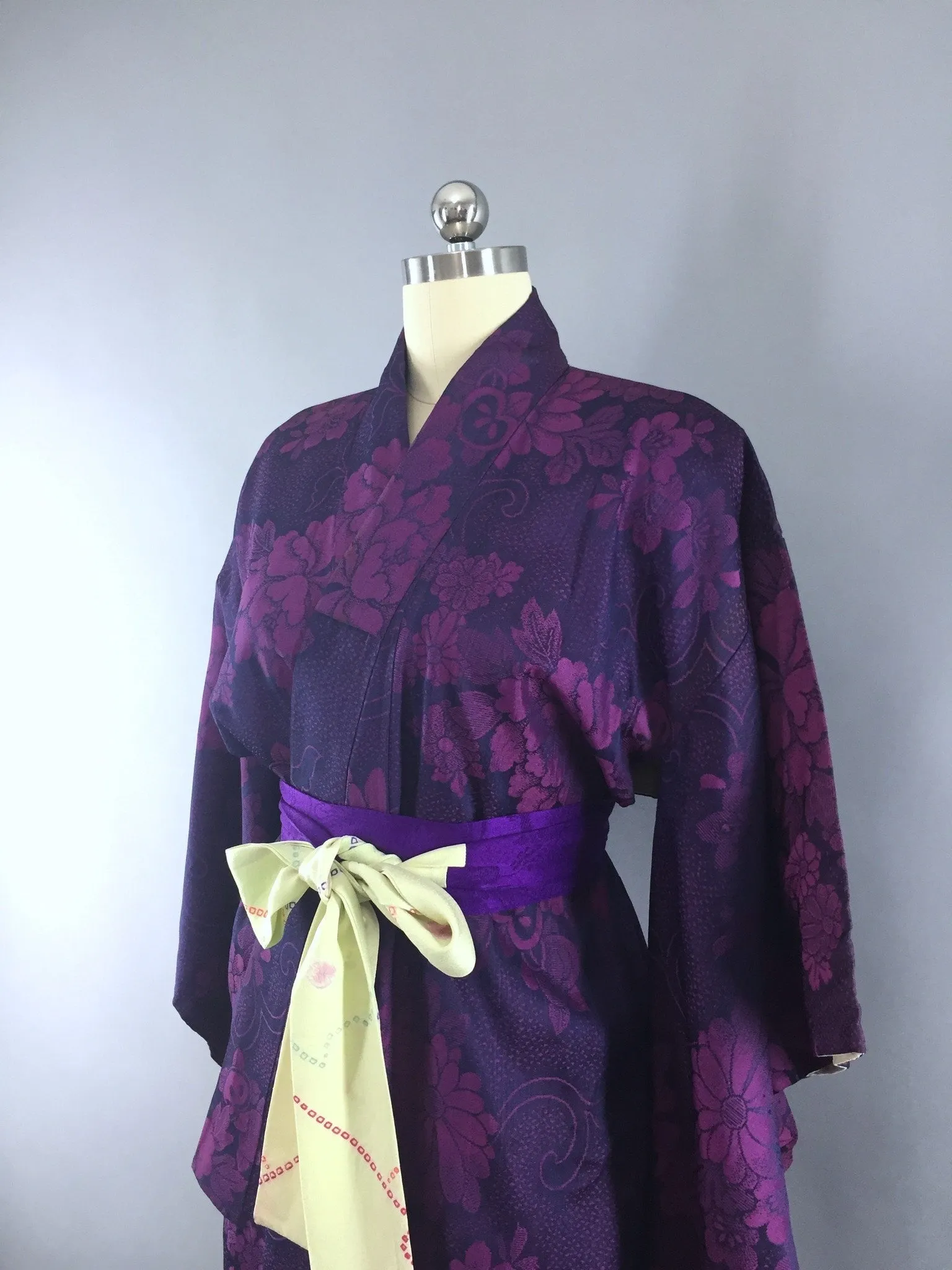 1940s Vintage Silk Kimono Robe with Omeshi Purple Magenta Floral Embroidery