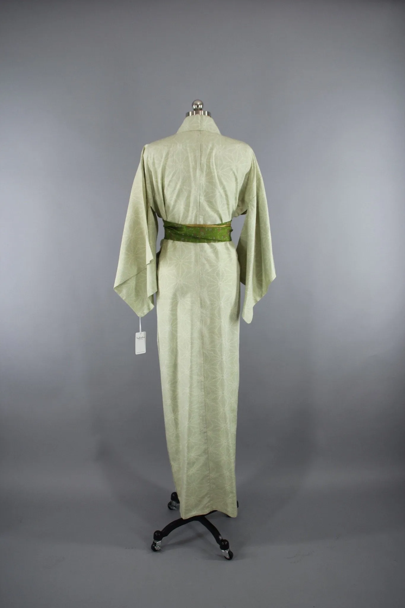 1950s Vintage Silk Kimono Robe in Light Green & Ivory Ikat Star Flower