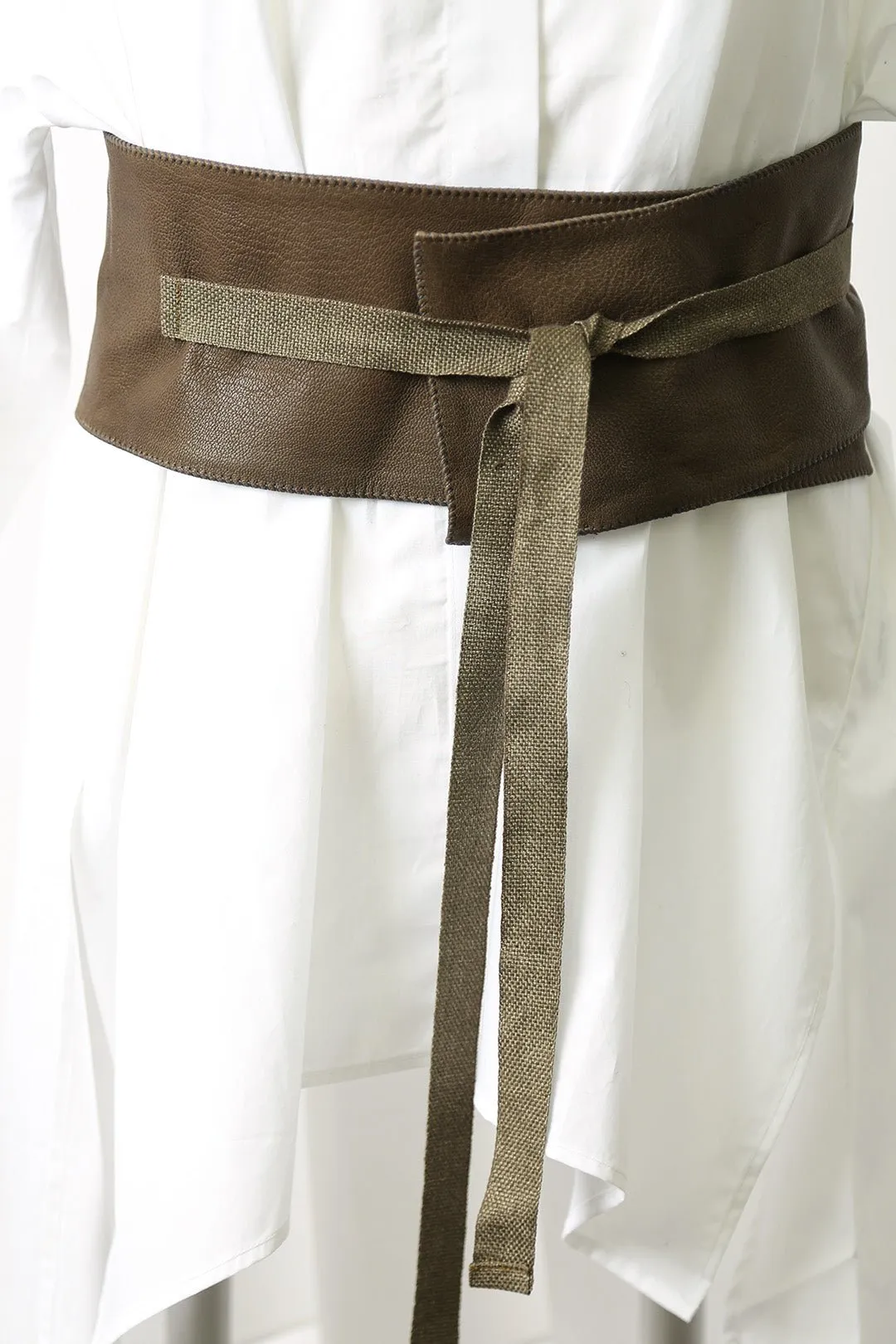 APIRO TIE FRONT KIMONO BELT IN LEATHER