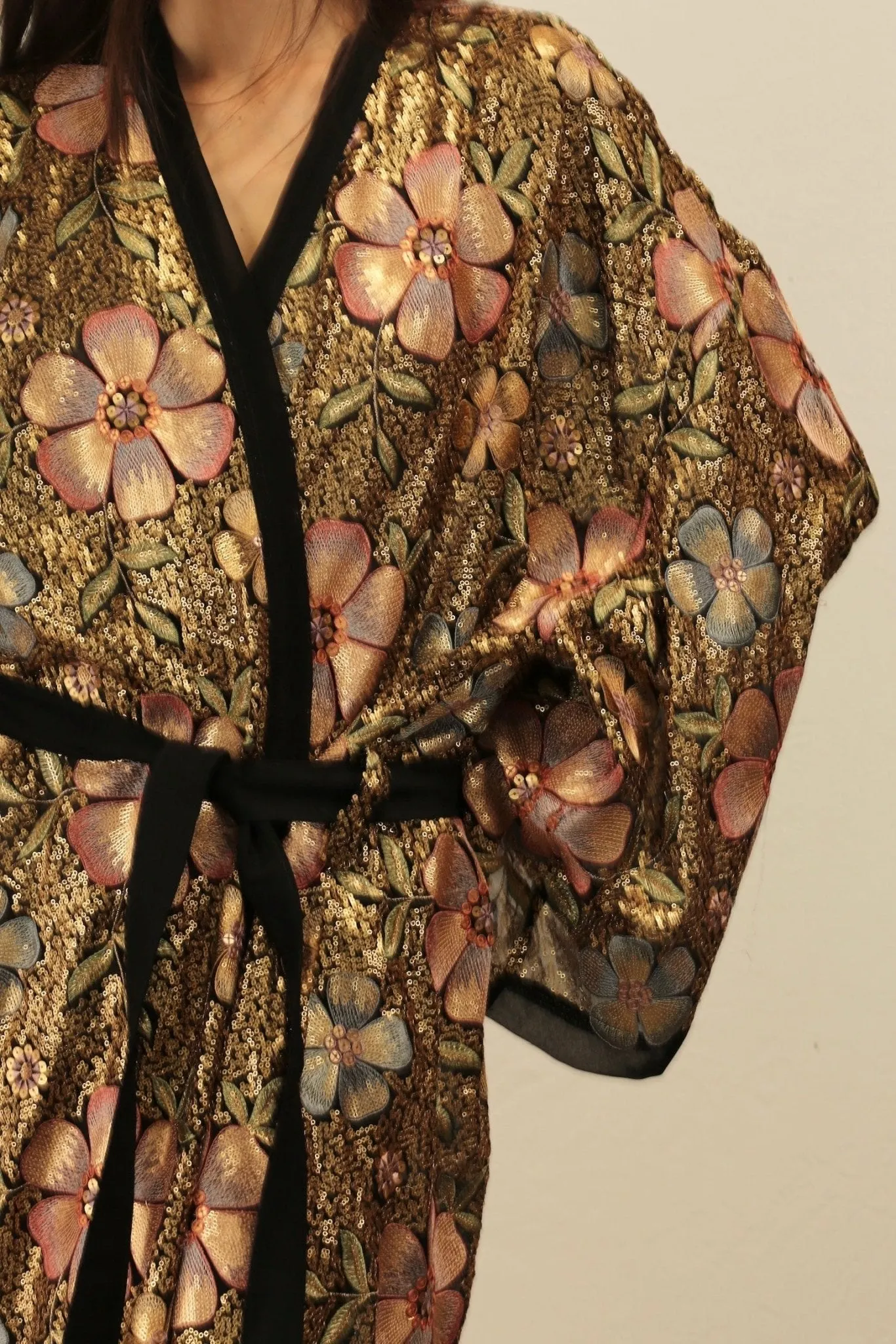 BLACK SEQUIN EMBROIDERED FLOWER KIMONO