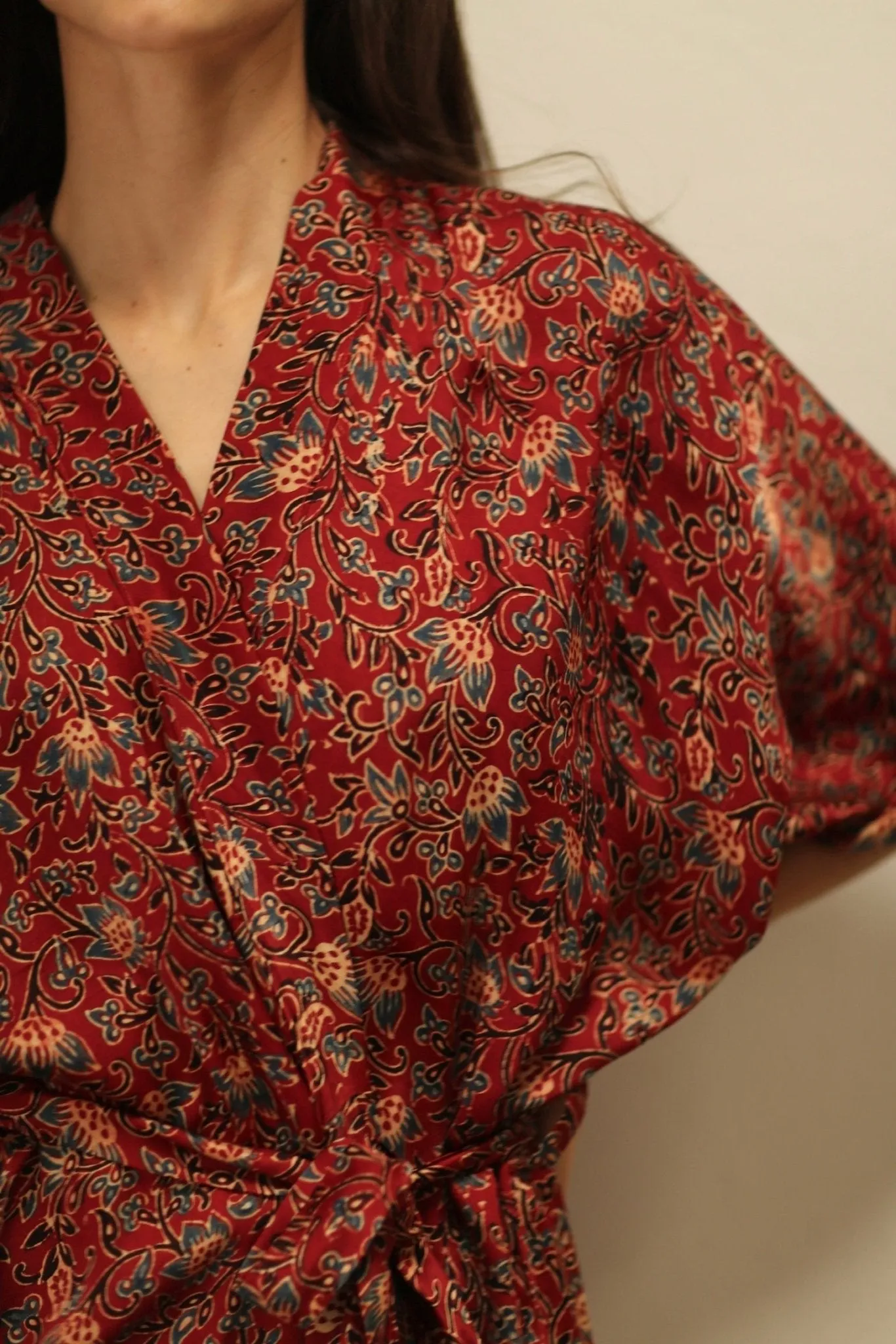 MONUS FLOWER MODAL SILK KIMONO