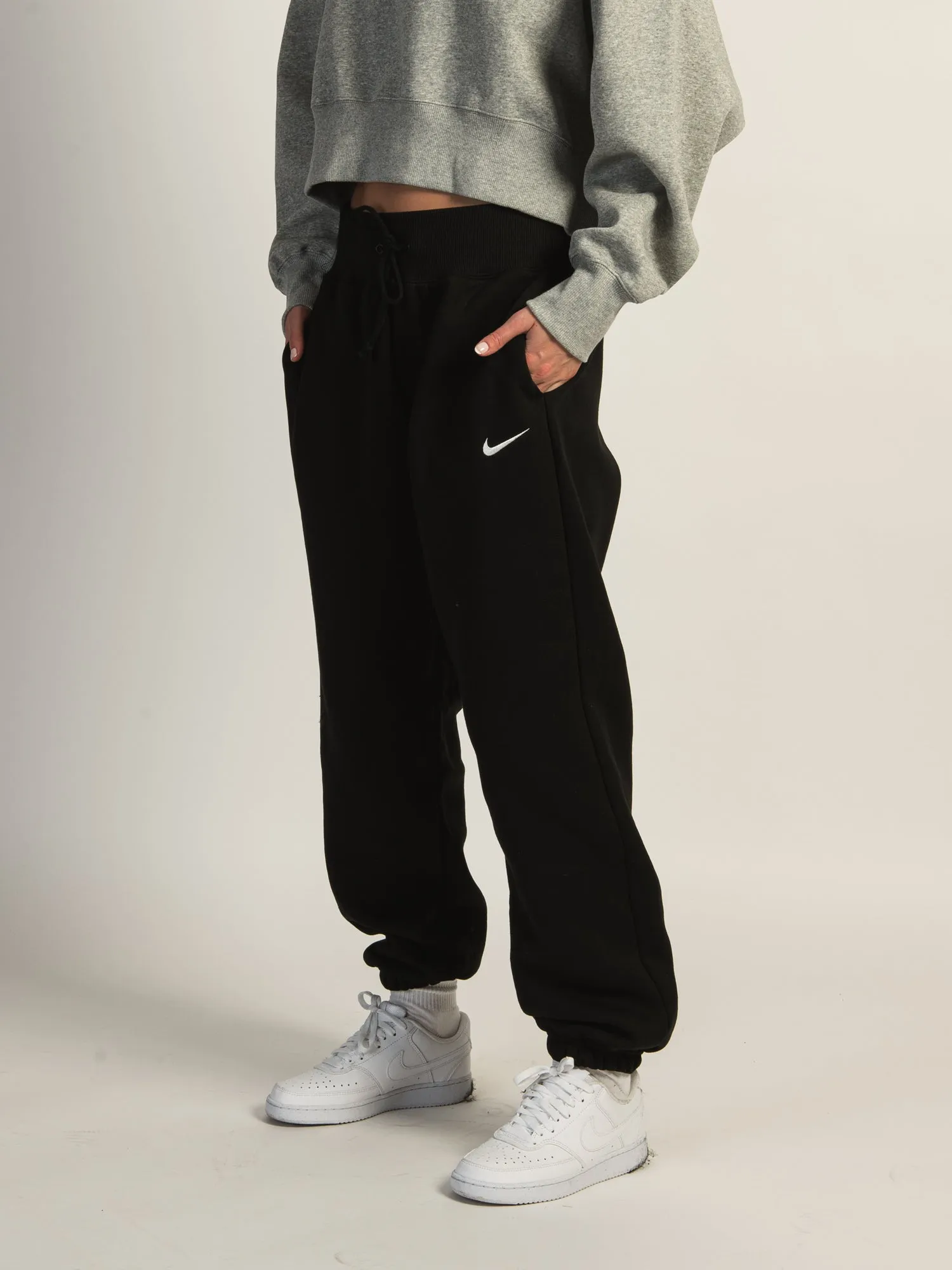 NIKE OVERSIZED HEAVYWEIGHT SWEATPANTS