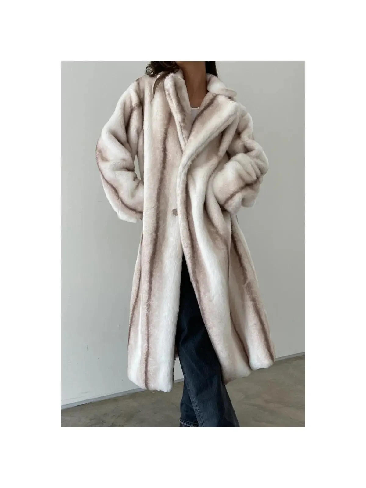 Oversized Faux Fur Coat in Cream and Grey