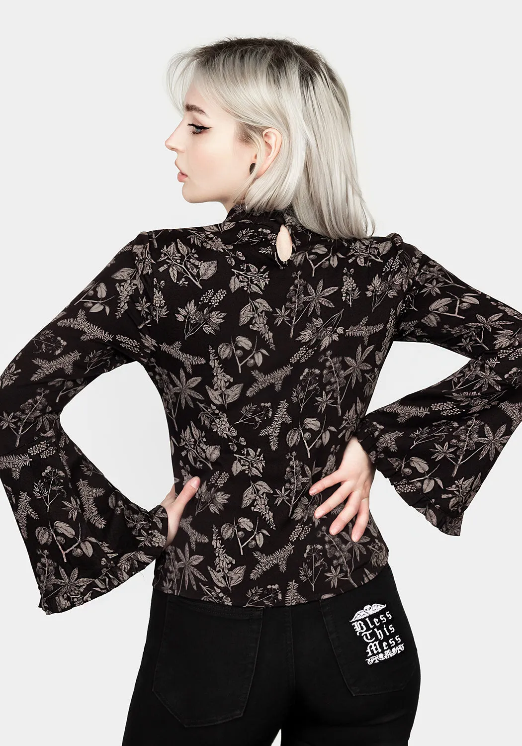 POISONOUS PLANT FLARE SLEEVE TOP