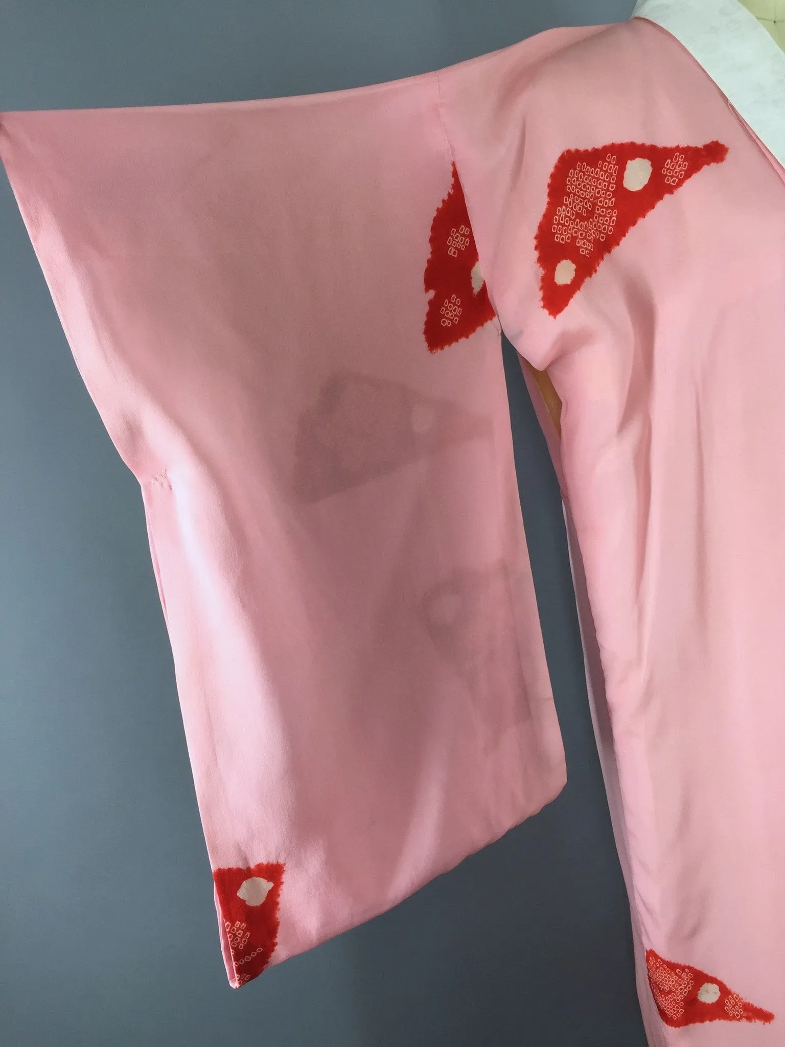 Vintage 1930s Silk Kimono Robe / Pink and Red Shibori Dyed Silk