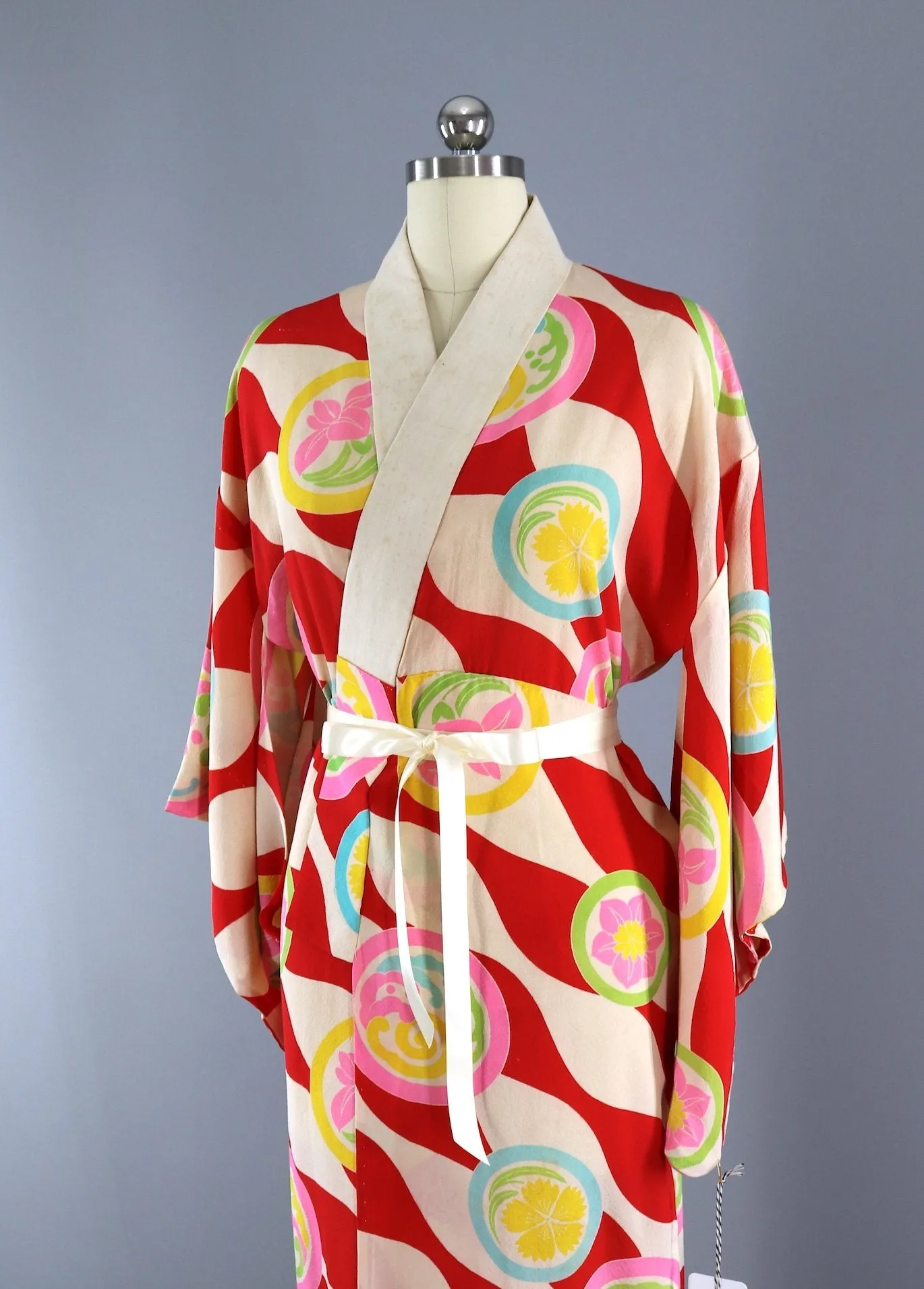 Vintage 1930s Silk Kimono Robe / Red Pink Floral Waves